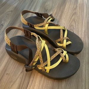 Chaco yellow sandals size 8.5